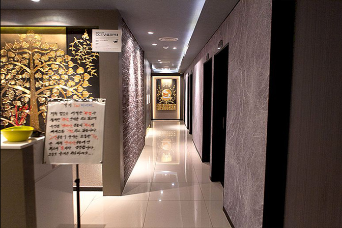 매탄동 국기타이 복도 인테리어