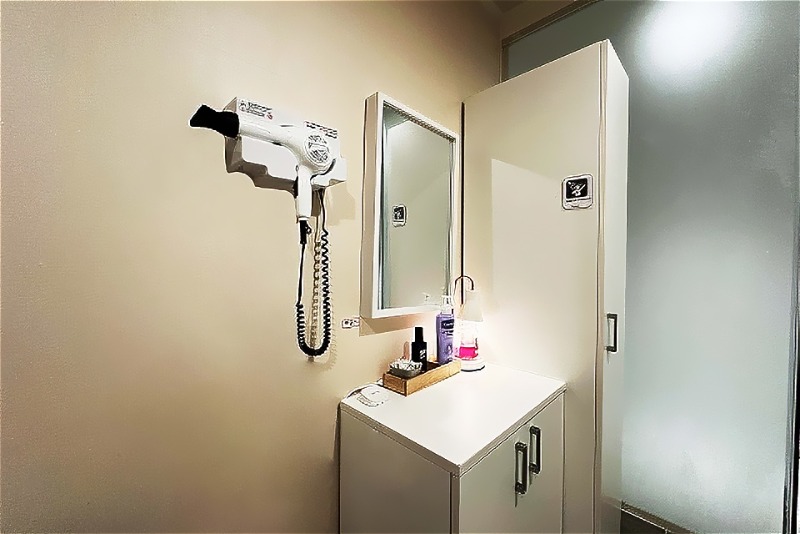 포텐테라피 샤워실 파우더룸