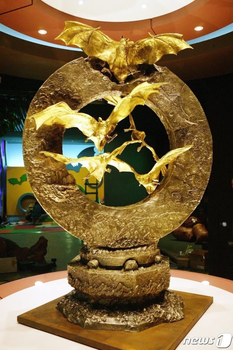 함평 황금박쥐상.jpg