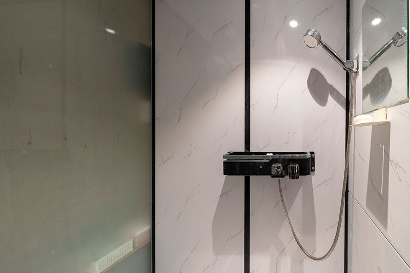 수원 애플테라피 샤워실 내부.jpeg