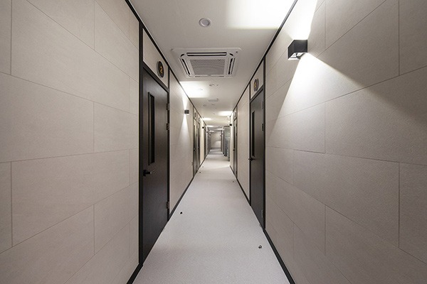 영통역 뷰테라피 샵 매장실사01.jpg